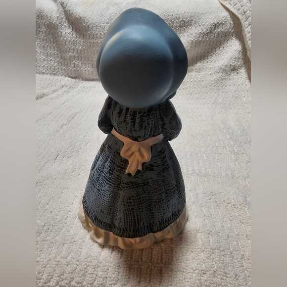 Faceless Amish figurine set - Picture 7 of 7